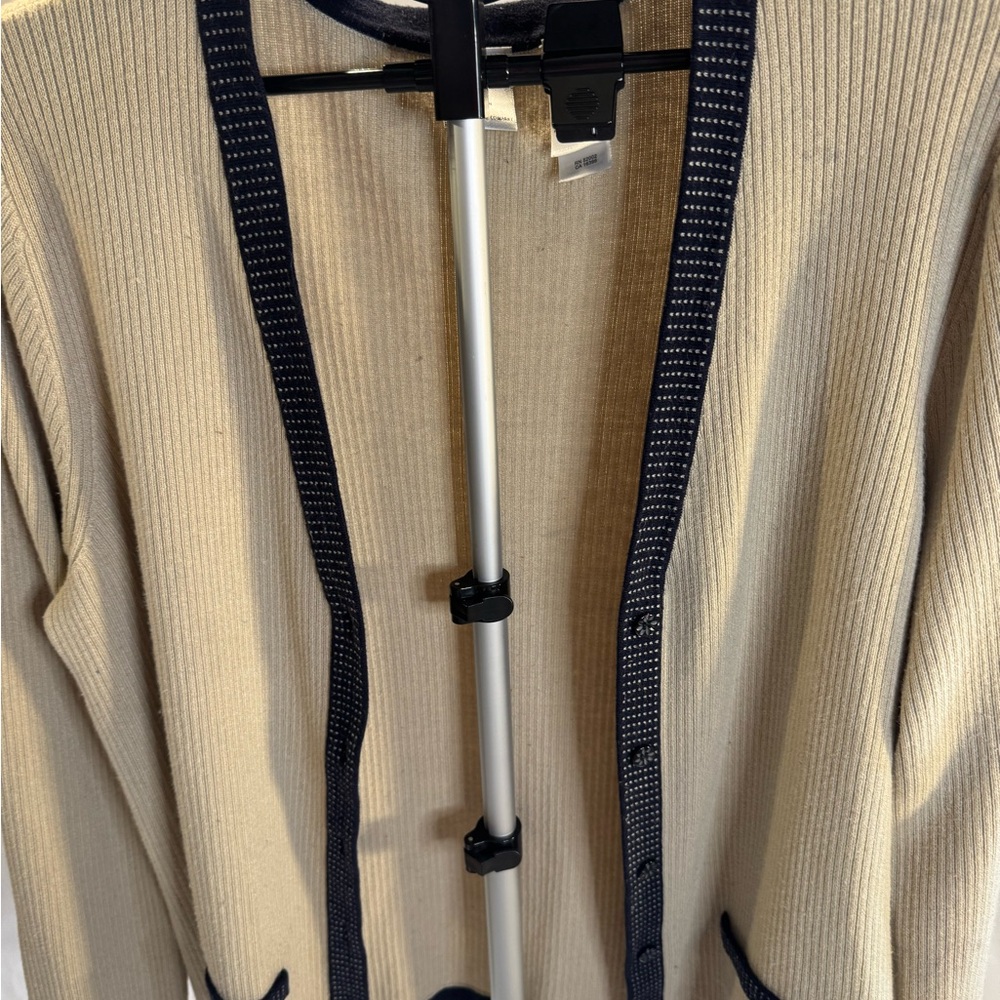 Liz Claiborne Beige Sweater with Dark Blue Accents